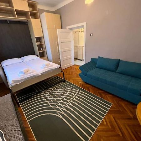 Sunflower Apartment Cluj-Napoca Exteriör bild